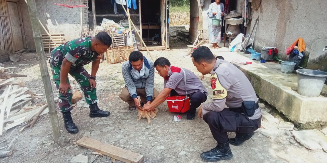 Sinergitas TNI Polri Babinkamtibmas Polsek Lembursitu dan Babinsa selalu menjaga Kamtibmas