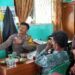 Bhabinkamtibmas Desa Sukalarang Laksanakan Giat Sambang Ke Kantor Desa Binaan
