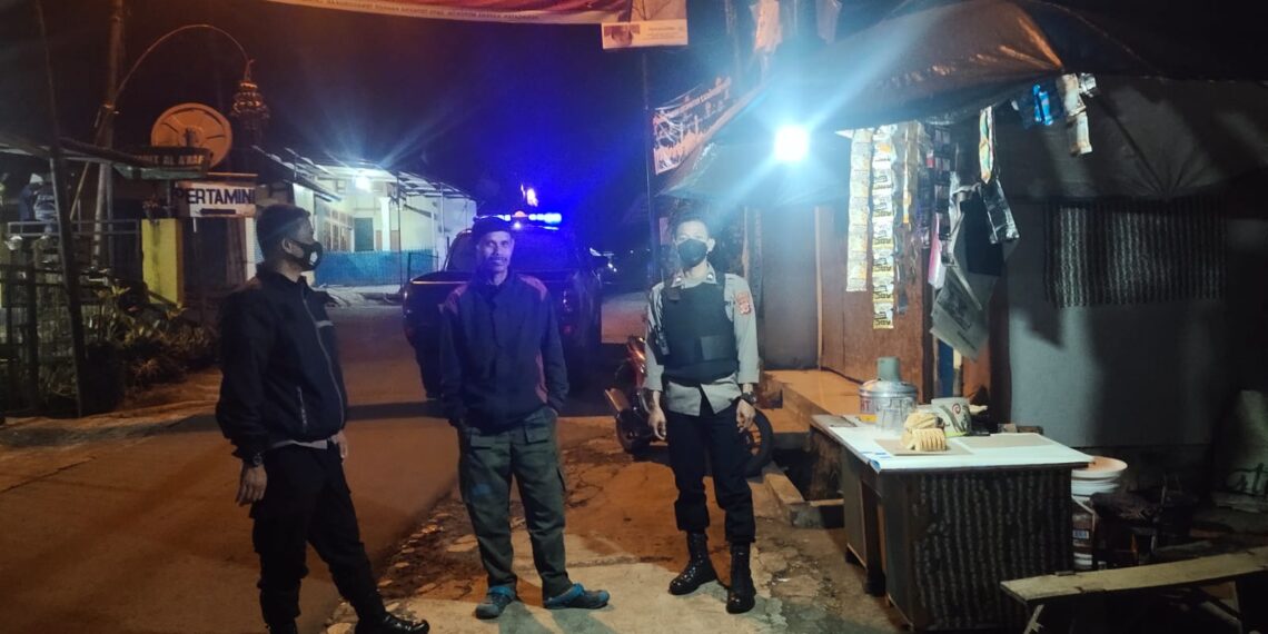 Patroli Malam Polsek Kadudampit antisipasi  Kriminalitas dan Gangguan Kamtibmas
