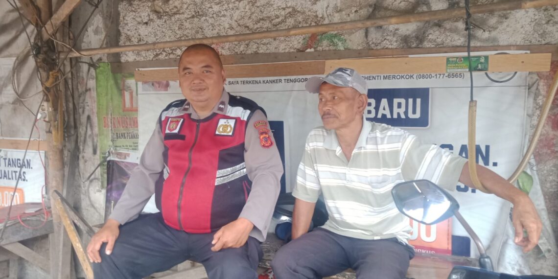 Sambangi Ojeg Pangkalan, Patroli Polsek Gunungguruh Beri Himbauan Kamtibmas