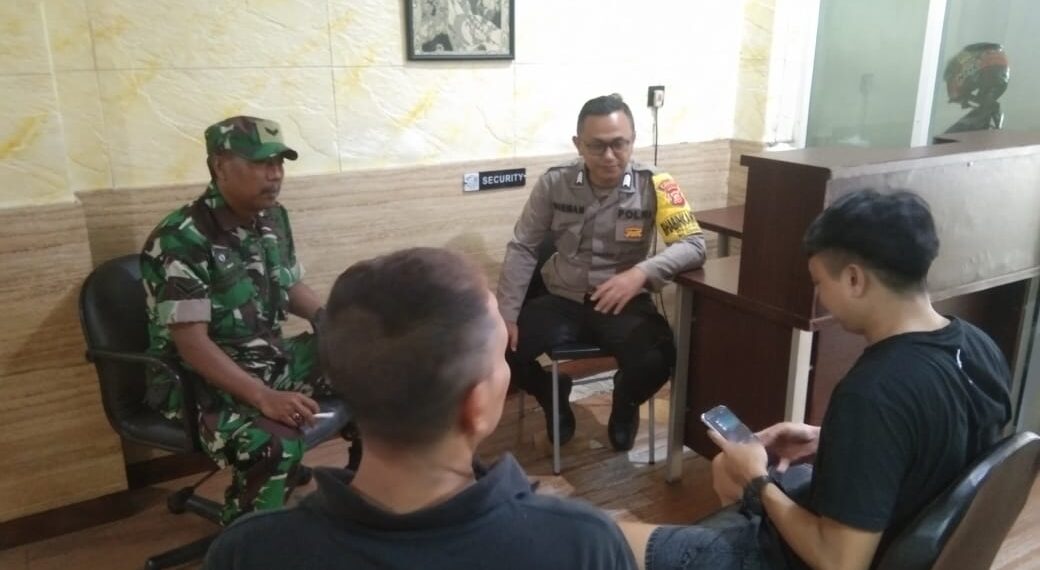 Sambangi Hotel/Penginapan Di Wilayah Binaanya Bhabinkamtibmas Bersama Babinsa, Sampaikan Himabaun Dan Pesan-Pesan Kamtibmas