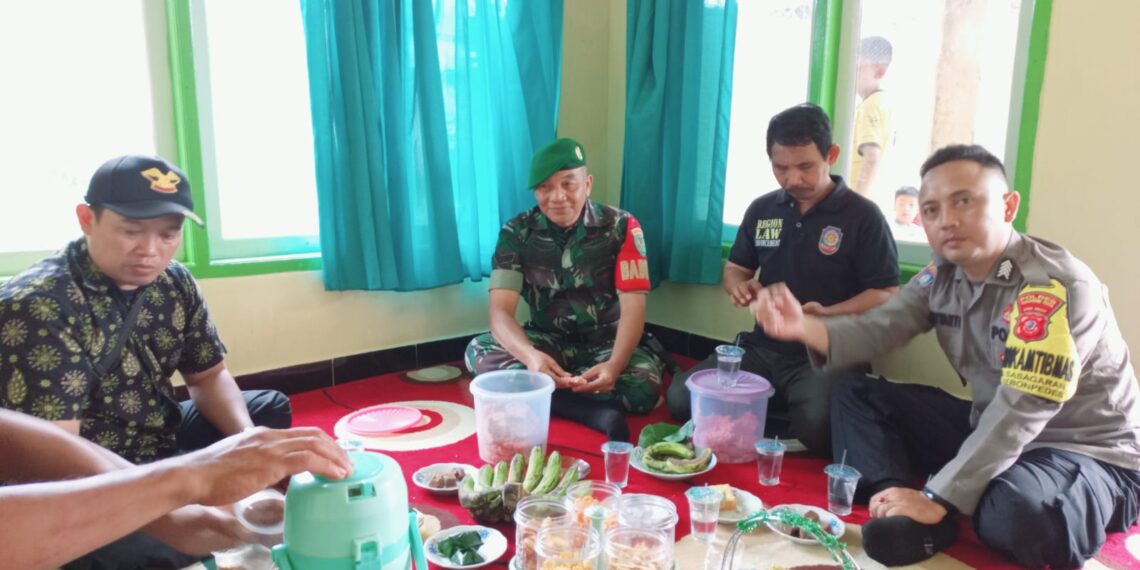 Bhabinkamtibmas Polsek Kebon Pedes Sambang Rutin ke Warga di Wilayah Desa Binaannya