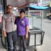Jalin Kemitraan dengan Masyarakat, Bhabinkamtibmas Bagikan Nomor Pengaduan ke Warga
