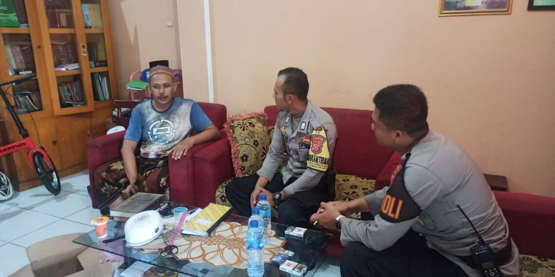 Sambang, Cara Bhabinkamtibmas Pererat Tali Silaturahmi Dengan Tokoh Agama