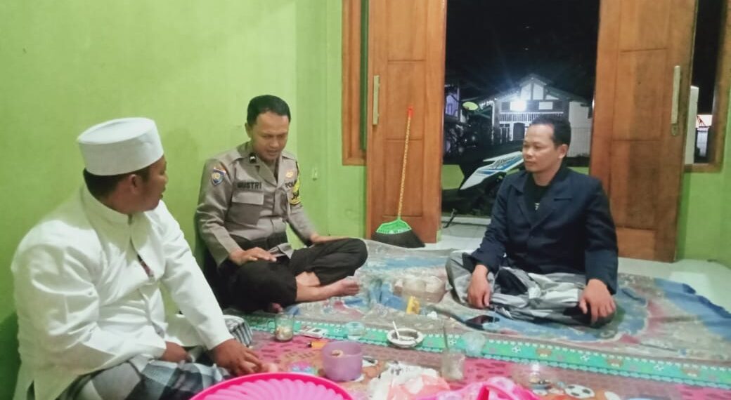 Sambang, Cara Bhabinkamtibmas Pererat Tali Silaturahmi Dengan Tokoh Agama