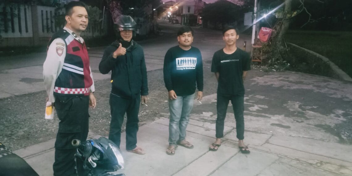 Dalam Upaya Kondusifitas Di Wilayah Polsek Cibeureum,Lakukan Patroli ke Minimarket dan Perkantoran