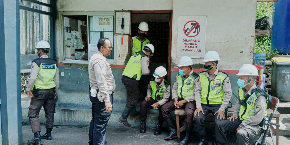 Sat Lantas Polsek Gunungguruh Sosialisasikan Pelaksanaan Operasi Patuh Lodaya 2023 kepada Security