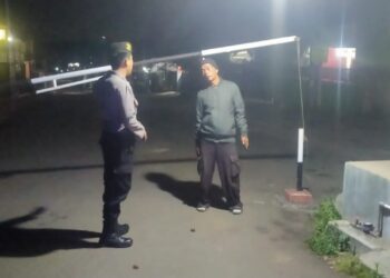 Rutin Sambang Satpam Perumahan, Polsek Gunungpuyuh Ingatkan Satpam Lebih Tingkatkan Kewaspadaan