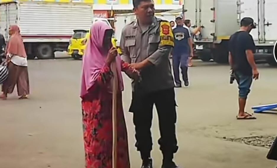 Bhabinkamtibmas Polsek Sukaraja Laksanakan Patroli agar terciptanya keamanan dan ketertiban