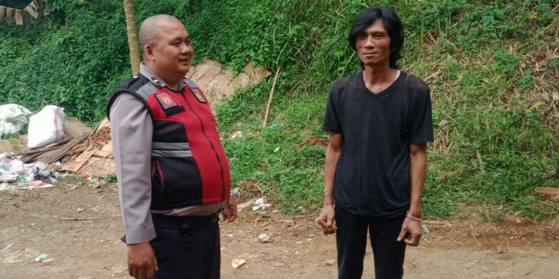 Patroli Polsek Gunungguruh Laksanakan Dialogis Sampaikan Pesan Kamtibmas Sebagai Upaya Untuk Menjaga Harkamtibmas