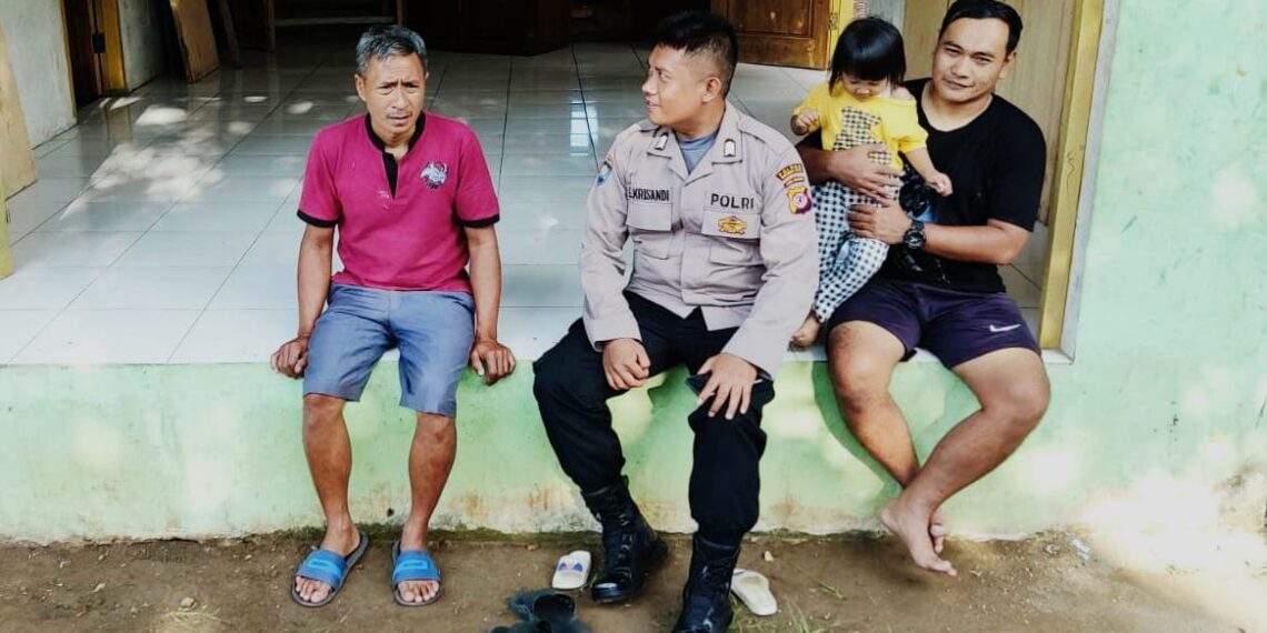 Selalu aktif Jaga Silaturahmi, Bhabinkamtibmas Polsek Gunungguruh Sambangi Warga Binaan