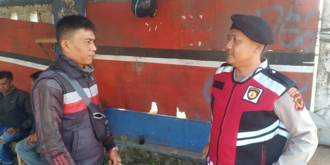 Unit Samapta Polsek Baros laksanakan giat Patroli dialogis.