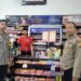 Anggota Samapta Polsek Sukalarang Laksanakan Patroli Malam Kontrol Minimarket