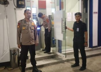 Polsek Sukalarang Melaksanakan Patroli Kegiatan Rutin Yang Ditingkatkan KRYD Antisipasi Kerawanan  Malam Hari Kontrol ATM BRI Cegah Kejahatan Perbankan