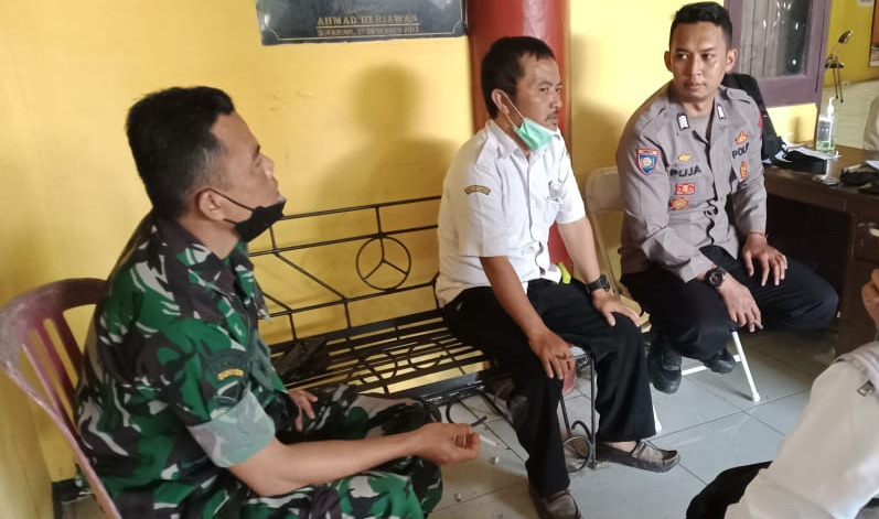Bhabinkamtibmas Polsek Cisaat dan Babinsa Bersinergi Sambang Ke masyarakat