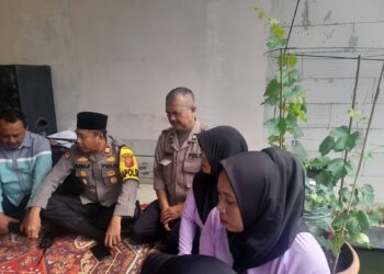 Kapolsek Cibeureum dan Bhabinkamtibmas Sambang Ke warga masyarakat
