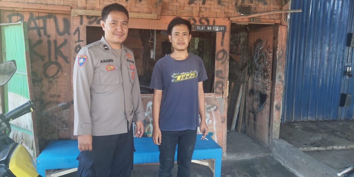 Patroli Kamtibmas,Bhabinkamtibmas Polsek Cisaat Sambangi Warganya