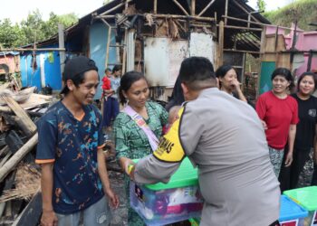 Humanis, Polres Sukabumi Kota Salurkan Bansos Bagi Korban Musibah Kebakaran