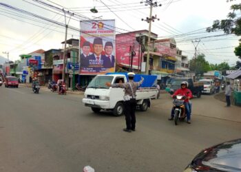 Berikan Pelayanan Jalur Pagi Hari, Unit Lantas Polsek Warungkondang Polres Cianjur Laksanakan Pengaturan