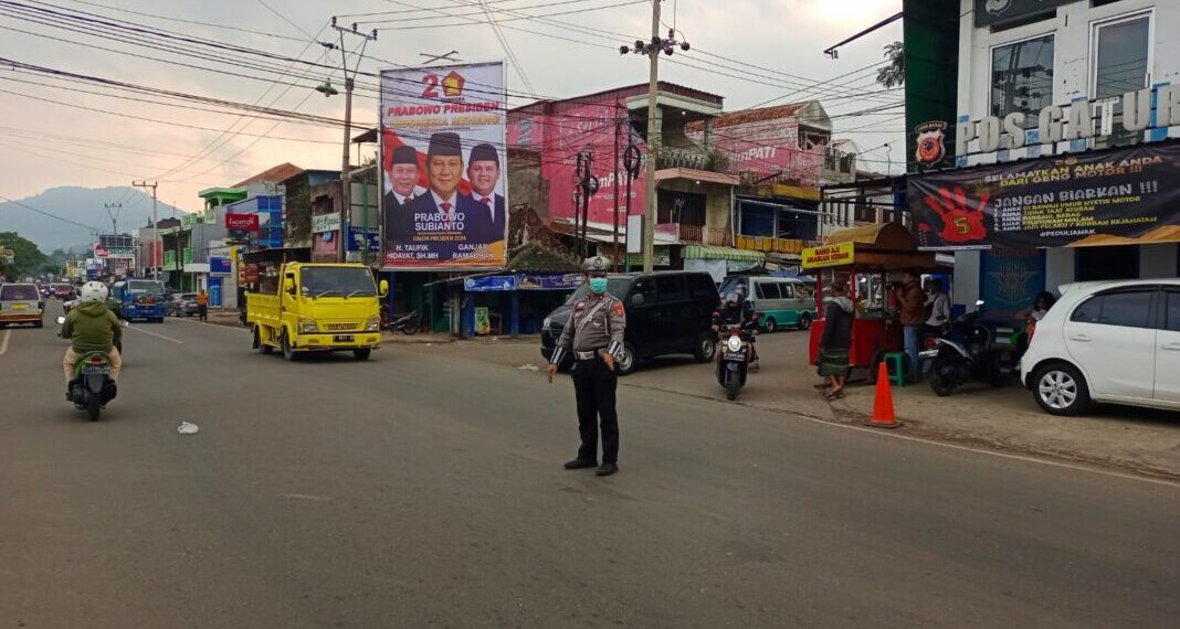 Pergelaran Personil Lantas Polsek Warungkondang Polres Cianjur Antisipasi Kepadatan Arus Lalu Lintas