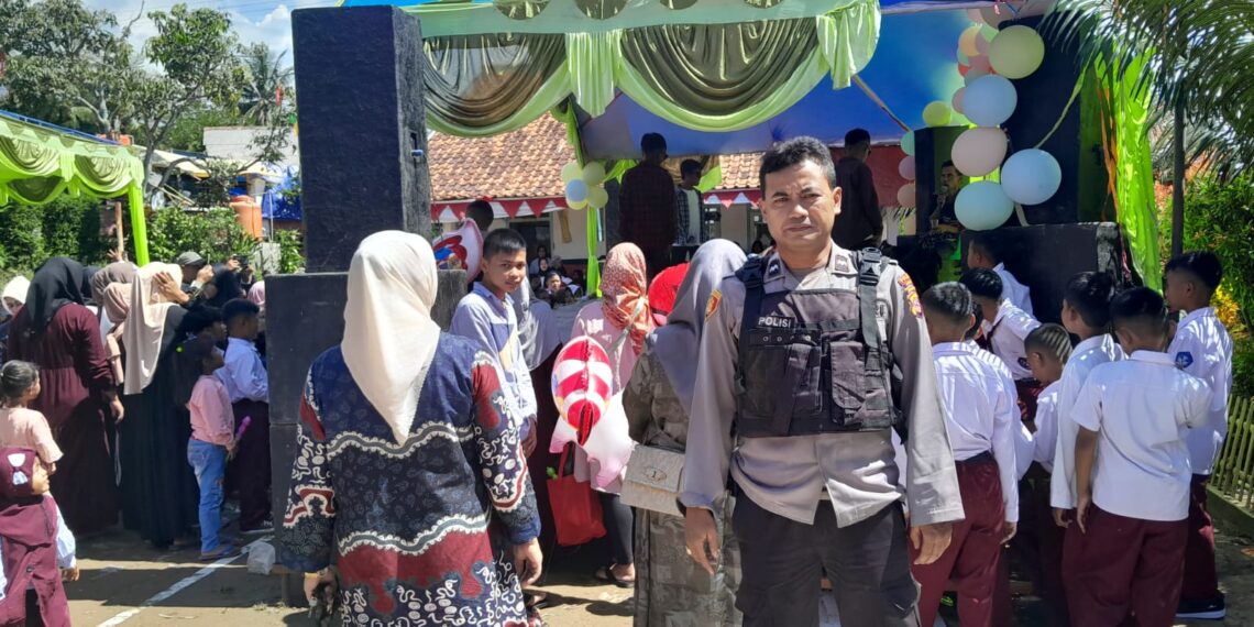 AIPDA ANDRI NOVIYANDI S.H. POLSEK SUKARESMI MENGHADIRI PERPISAHAN SDN CIHAJERE DESA SUKAMAHI