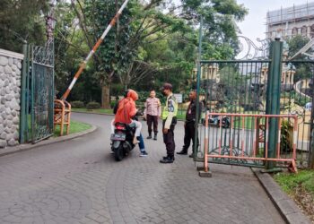 Bhabinkamtibmas Polsek Pacet  laksanakan giat Anjangsana ke villa kota bunga