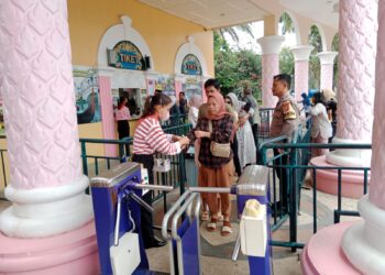 Ramainya Pengunjung ke Tempat Wisata, Bhabinkamtibmas Lakukan Pemantauan Sitausi Kamtibmas