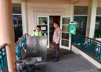 Anjangsana ke villa diwilayahnya, Bhabinkamtibmas Polsek Pacet Polres Cianjur Sampaikan Pesan kamtibmas