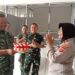 Danrmil dan Anggotanya Berikan Kue Pada HUT Bhayangkara ke 77