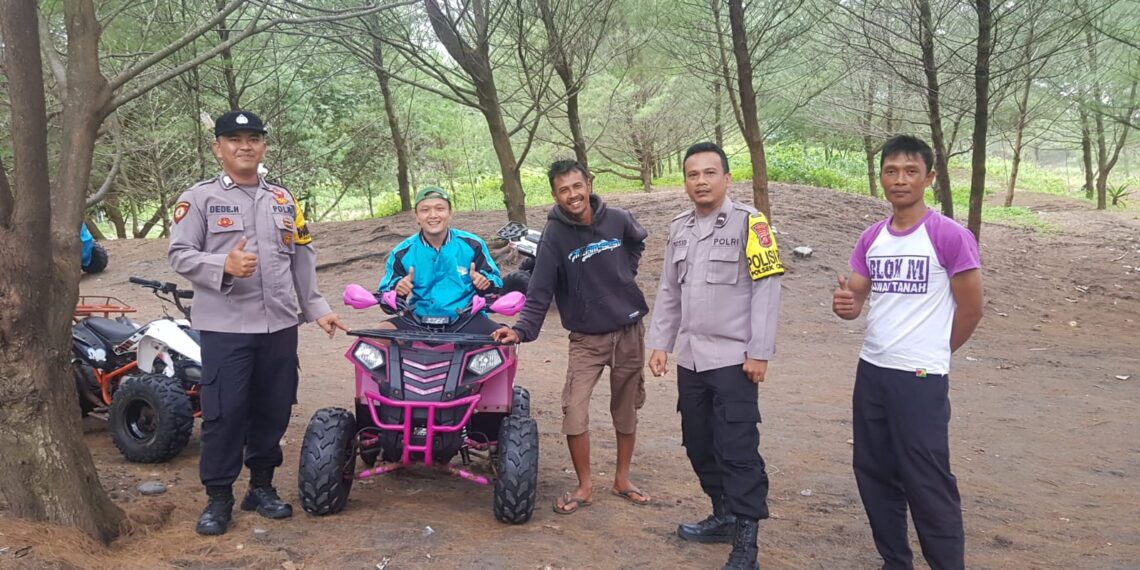 ANGGOTA POLSEK CIDAUN PATROLI JALAN KAKI DILOKASI OBYEK WISATA MONITOR SITUASI KAMTIBMAS
