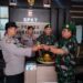 Ucapkan Hari Bhayangkara ke 77 Anggota Koramil 0810 Sukanagara Kunjungi Mako Polsek Sukanagara Dengan Membawa Nasi Tumpeng