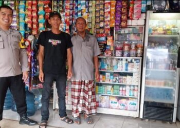 Sambang Bhabinkamtibmas Polsek Cugenang Ajak Warga Jaga Kamtibmas