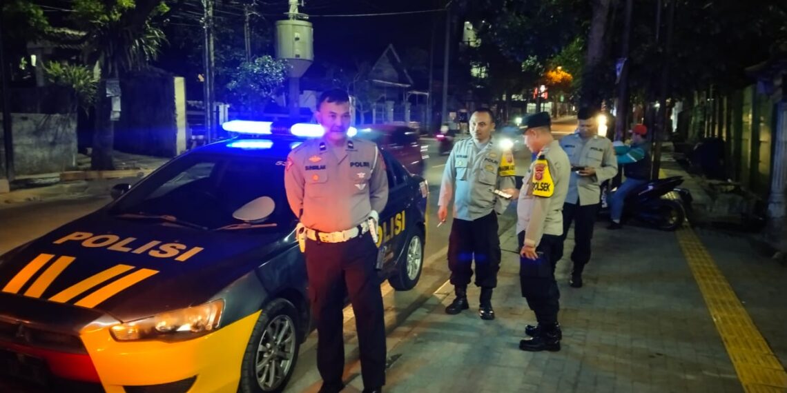 Berikan Rasa Aman, Polsek Cikole Laksanakan KRYD Antisipasi Malam Minggu