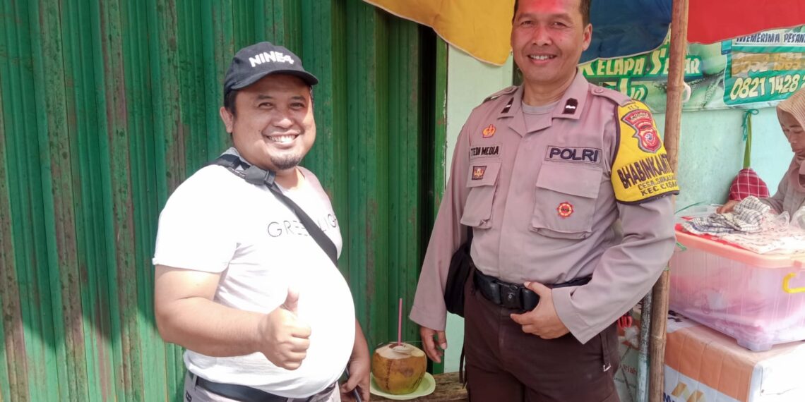 BHABINKAMTIBMAS POLSEK CISAAT PATROLI DIALOGIS SAMPAIKAN PESAN KAMTIBMAS KEPADA WARGA