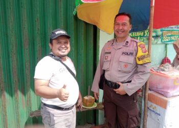 BHABINKAMTIBMAS POLSEK CISAAT PATROLI DIALOGIS SAMPAIKAN PESAN KAMTIBMAS KEPADA WARGA
