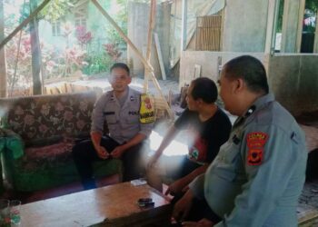 Ngobrol Bersama Warga, Bhabinkamtibmas Polsek Gunungguruh Sampaikan Pesan2 Kamtibmas