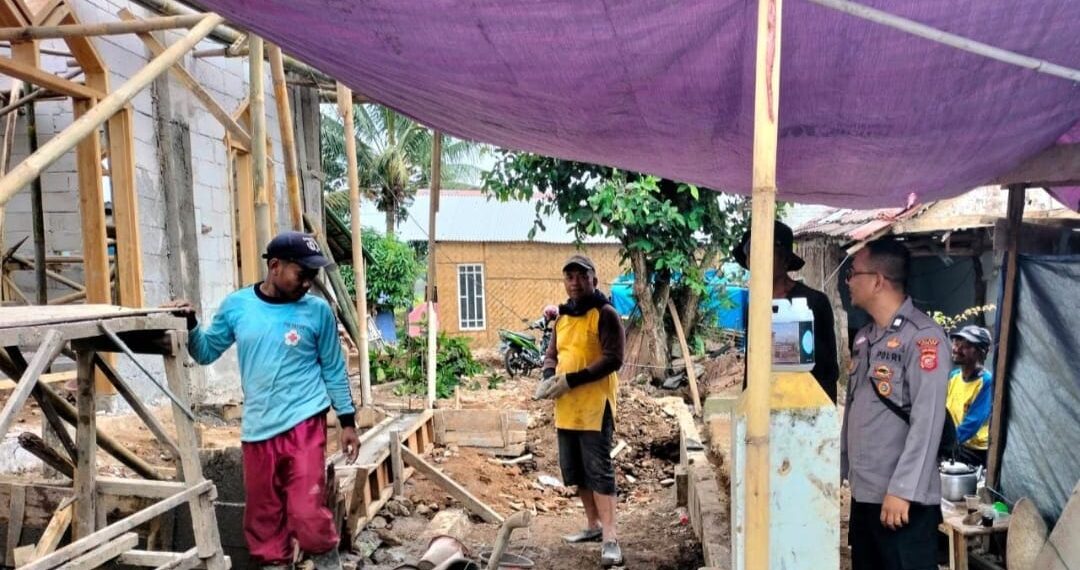 Bhabinkamtibmas Polsek Cugenang Sambangi Pekerja Bangunan
