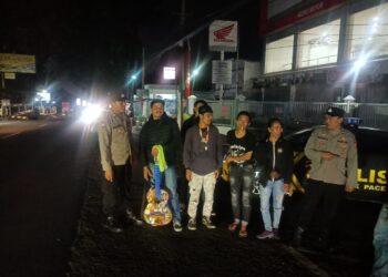 Polsek Pacet  – Untuk menjaga kondusifitas kamtibmas, Patroli POlsek Pacet  melaksanakan patroli malam di jalur jalan raya  Kecamatan Pacet  Kabupaten Cianjur