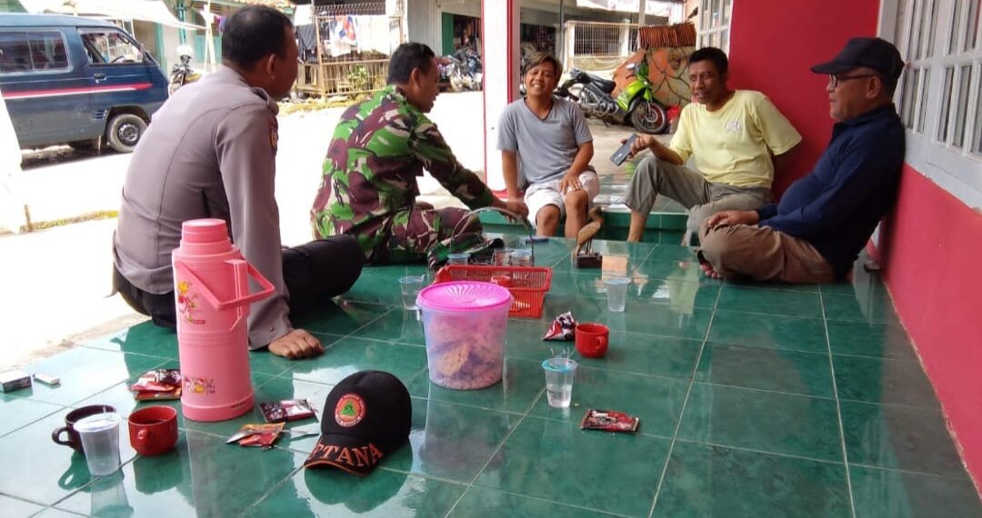 Lebih Dekat Dengan Warga Bhabinkamtibmas dan Bhabinsa Lakukan Sambang