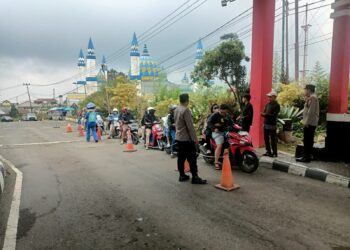 Giat Patroli Polsek Pacet Polres Cianjur ke kawasan Wisata Cibodas  menjelang Siang  ( KRYD ) Liburan minggu terakhir  , Di Wilkum Polsek Pacet