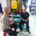 Kanit Binmas Polsek Cikalongkulon Sambangi Pedagang Baju, Berikan Himbauan Tindak Pidana Perdagangan Orang