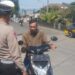Teguran Humanis Kepada Pengendara Sepeda Motor Yang Tidak Menggunakan Helm