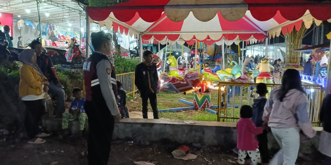 Dekati warga Babinkamtibmas Sambangi Warga dan Berikan Imbauan Kamtibmas