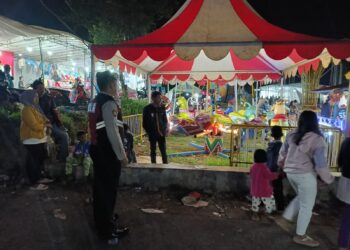Dekati warga Babinkamtibmas Sambangi Warga dan Berikan Imbauan Kamtibmas