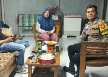Dekati warga Babinkamtibmas Sambangi Warga dan Berikan Imbauan Kamtibmas