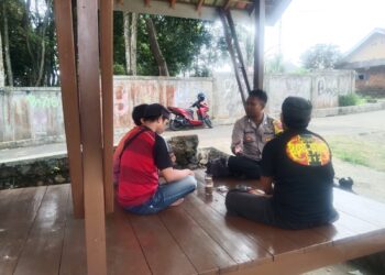 Bhabinkamtibmas Kelurahan Sukakarya Sambangi Warga Untuk Tingkatkan Harkamtibmas