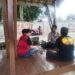 Bhabinkamtibmas Kelurahan Sukakarya Sambangi Warga Untuk Tingkatkan Harkamtibmas