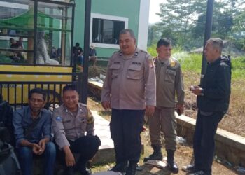 Jaga Kondusifitas Desa, Bhabinkamtibmas Polsek Gunungguruh Terus Sambangi Warga Binaan