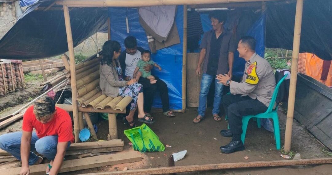 Bhabinkamtibmas Polsek Cugenang Polres Cianjur Lebih Dekat Dengan Masyarakat Lewat Sambang