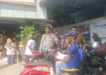 Bhabinkamtibmas Polsek Cikalongkulon Berikan Himbauan Kamtibmas Kepada Juru Parkir